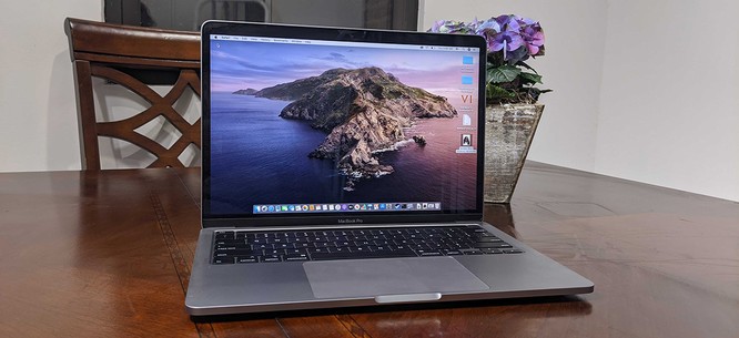 Dell XPS 13 9310 vs Macbook Pro 13 2020: Mỏng, nhẹ, mạnh mẽ ảnh 8