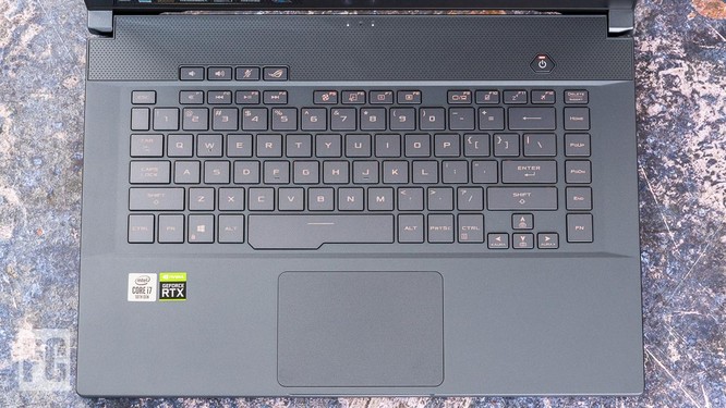 Asus ROG Zephyrus M15 vs Razer Blade 15: Laptop gaming kiêm laptop văn phòng ảnh 5