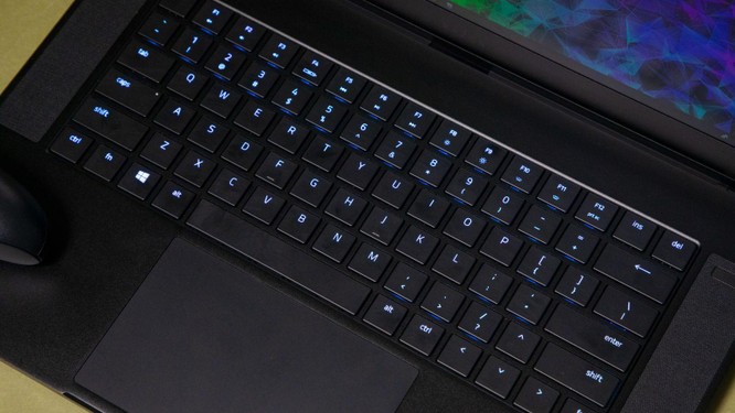 Asus ROG Zephyrus M15 vs Razer Blade 15: Laptop gaming kiêm laptop văn phòng ảnh 15