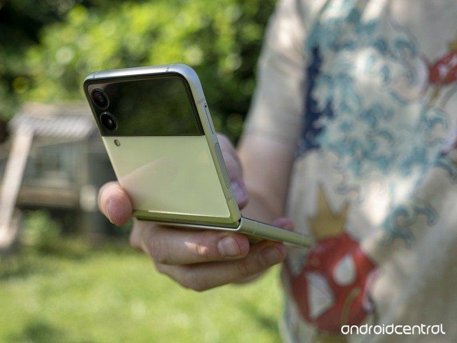 Lý do khiến các hãng smartphone "khốn khổ" vì Samsung Galaxy Z Flip 3 ảnh 1