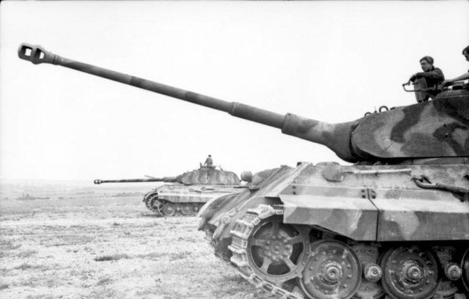 Vì sao chiếc xe tăng có biệt danh "Vua Hổ" không thể giúp Đức thay đổi cục diện Thế chiến 2? ảnh 4