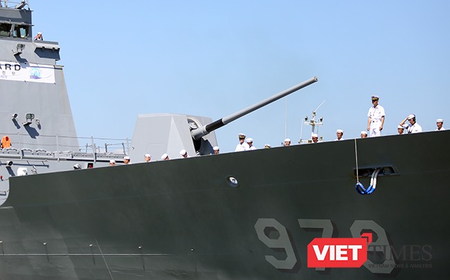 Cận cảnh uy lực của bộ đôi tàu khu trục Hải quân Hàn Quốc tại Đà Nẵng ảnh 5 Hệ thống pháo hạm được trang bị tại mũi tàu