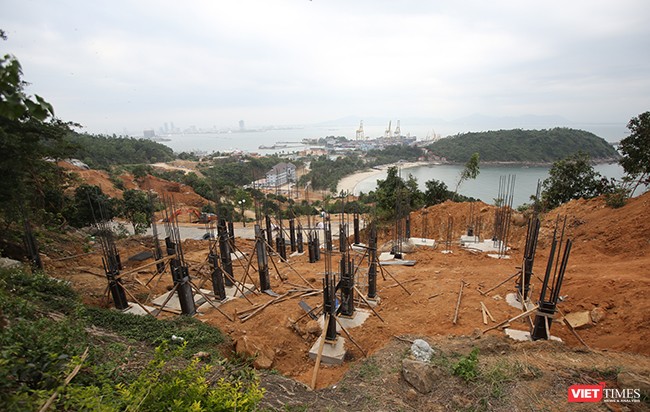 Liên quan đến hành vi xây dựng không có giấy phép tại Dự án Khu du lịch sinh thái biển Tiên Sa trên bán đảo Sơn Trà, Phó chủ tịch quận Sơn Trà đã bị kỷ luật