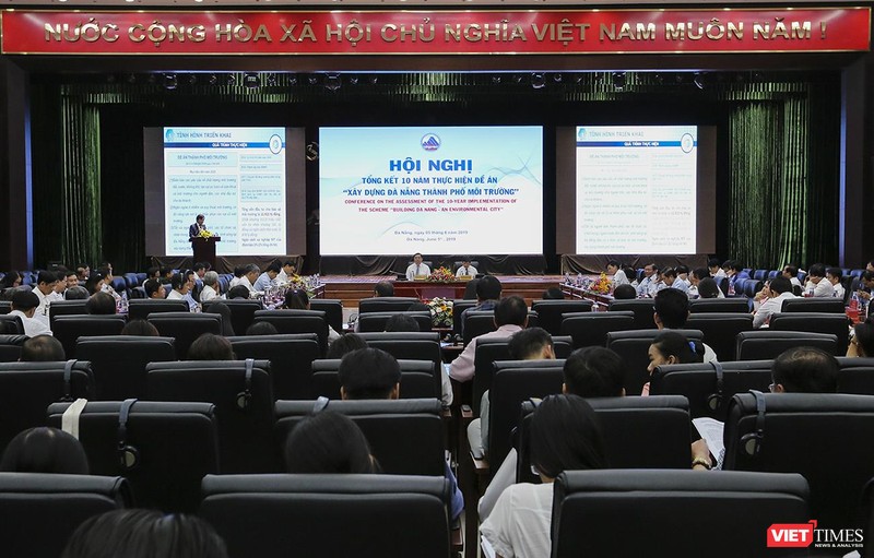 Sáng ngày 5/6, UBND TP Đà Nẵng đã tổ chức Hội nghị Tổng kết 10 năm thực hiện Đề án “Xây dựng Đà Nẵng - Thành phố Môi trường” nhằm rà soát, đánh giá những thành tựu và hạn chế trong quá trình thực hiện Đề án.