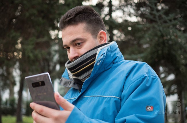 Smartphone nào có tính năng mở khóa bằng khuôn mặt chuẩn nhất? ảnh 4 Smartphone nào có tính năng mở khóa bằng khuôn mặt chuẩn nhất? ảnh 4