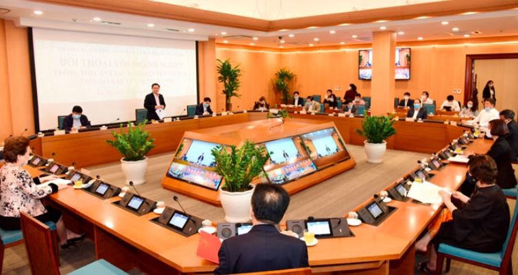 Toàn cảnh buổi hội nghị đối thoại với các doanh nghiệp do Thành ủy - HĐND - UBND TP tổ chức và chiều 16/4 (Ảnh: hanoi.gov.vn)