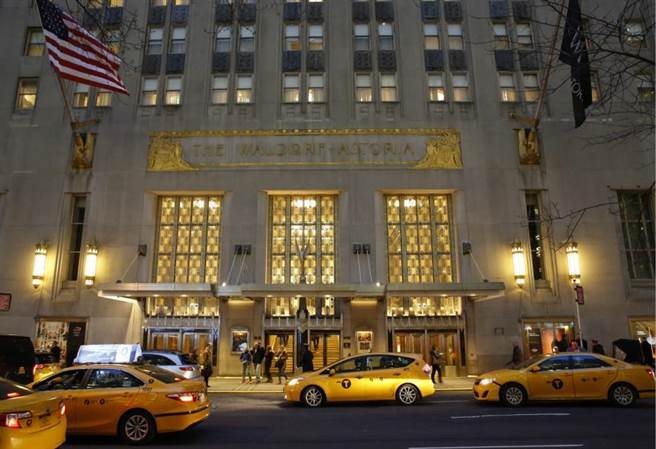 Khách sạn Waldorf–Astoria New York đang bị Tập đoàn HNA của Trung Quốc rao bán