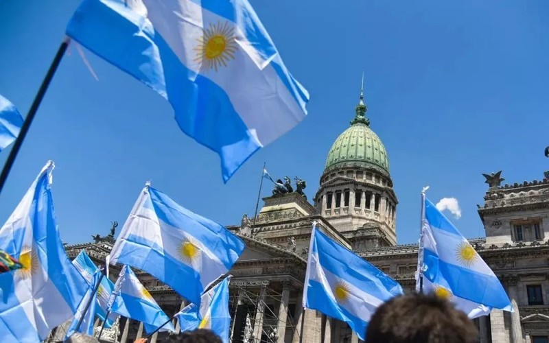 Do tác động của dịch bệnh COVID-19, kinh tế Argentina đã "sụp đổ" do vỡ nợ (Ảnh: sofreight.com)