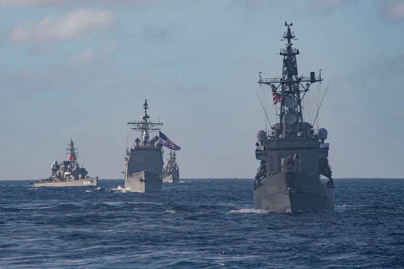 Các tàu chiến của hải quân Mỹ và Nhật Bản diễn tập cung hôm 28/2 (Ảnh: HĐ7).