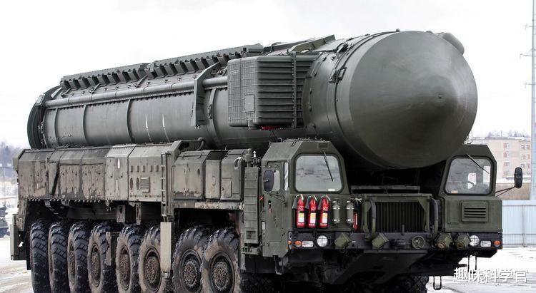 Tên lửa liên lục địa RS-28 Sarmat của Nga, phương Tây gọi là "Satan-2" được Nga coi là tên lửa hạt nhân tầm xa uy lực mạnh nhất thế giới (Ảnh: RIA).