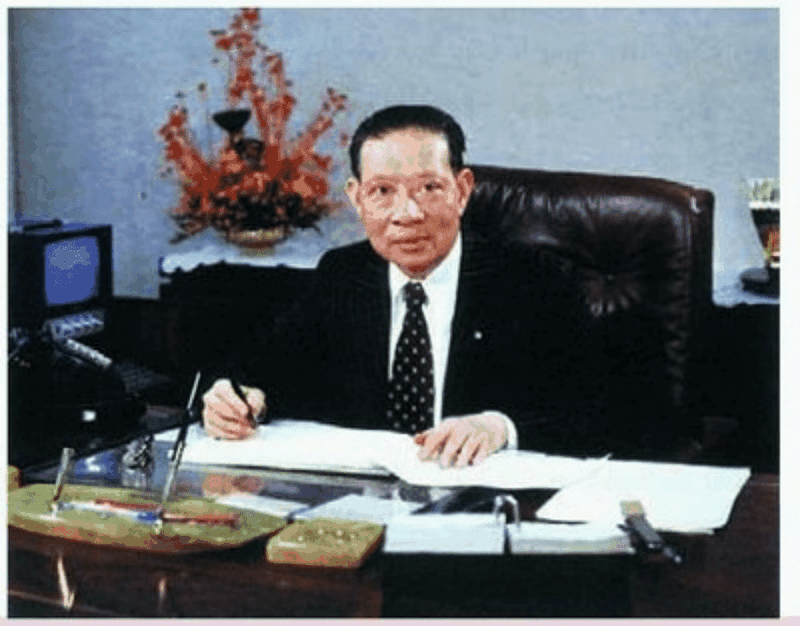 Cố Chủ tịch Tập đoàn Tân Hồng Cơ, ông Quách Đức Thắng (Ảnh: Sohu) Ong Quach Đức Thang.png