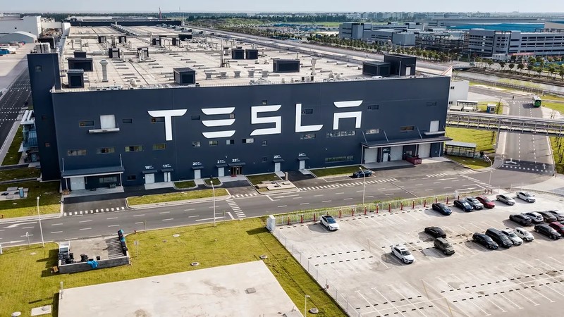 Nhà máy sản xuất ô tô điện Tesla. Ảnh minh họa Engineering Interesting. 
