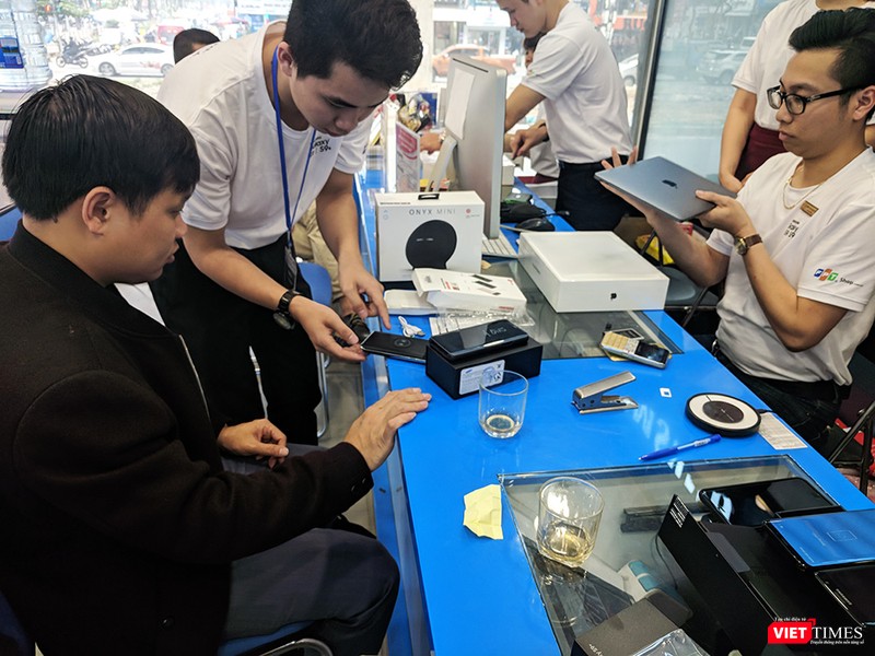 Galaxy S9/S9+ trong ngày mở bán chính thức đầu tiên tại Việt Nam ảnh 6