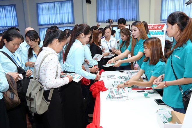 Kẻ đến sau làm “đảo lộn” trật tự thị trường viễn thông xứ Chùa Tháp ảnh 3 Kẻ đến sau làm “đảo lộn” trật tự thị trường viễn thông xứ Chùa Tháp ảnh 3