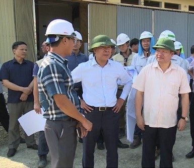 Thứ trưởng Bộ GTVT Nguyễn Văn Công (thứ 2 trái sang, hàng trên) bị kỷ luật cảnh cáo