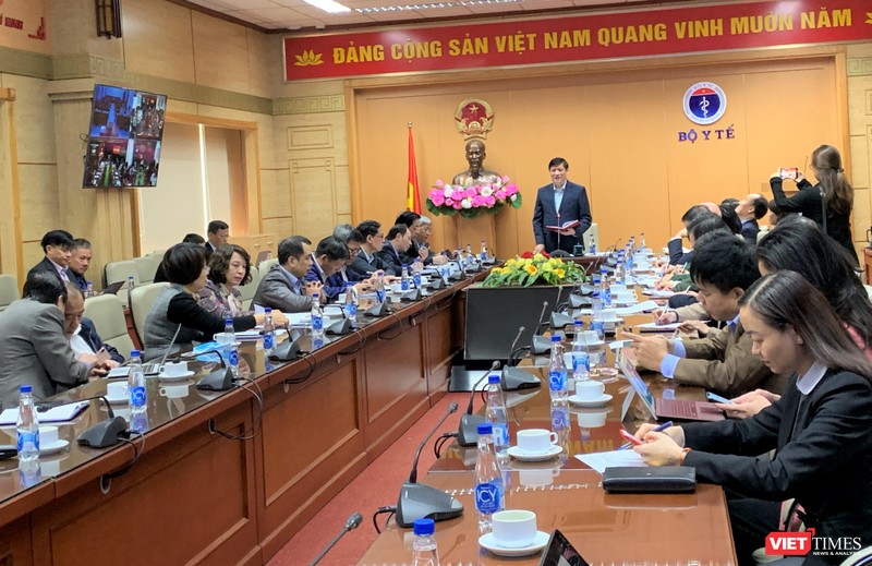 Bộ trưởng Bộ Y tế Nguyễn Thanh Long chủ trì cuộc họp trực tuyến với 700 điểm cầu trong cả nước về phòng, chống dịch COVID-19