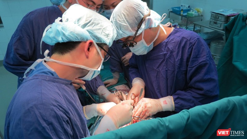 Một ca phẫu thuật ở Bệnh viện Việt Đức