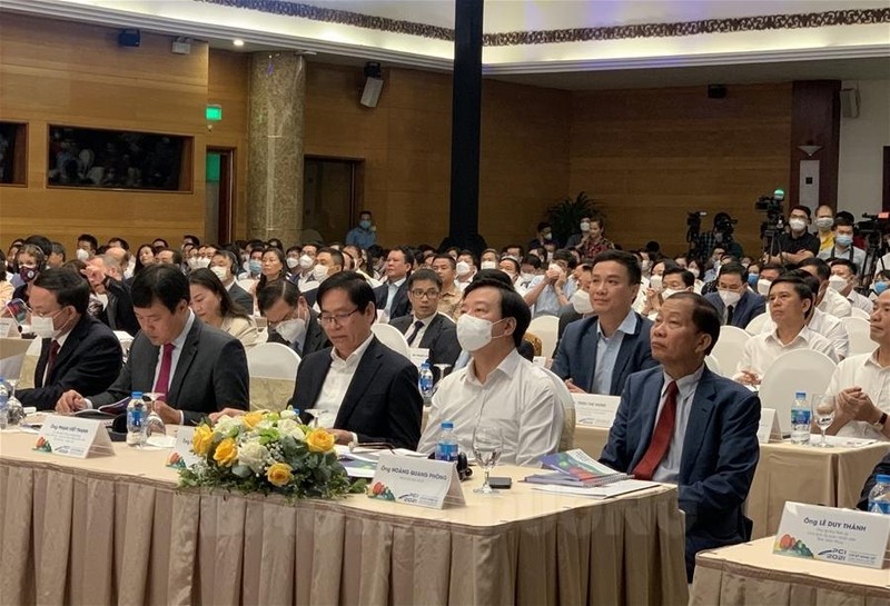 Bí thư Tỉnh uỷ Phạm Xuân Thăng, Chủ tịch UBND tỉnh Triệu Thế Hùng dự lễ công bố chỉ số PCI năm 2021 tại Hà Nội sáng 27.4 