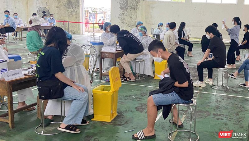 CDC Đà Nẵng tiêm vaccine phòng COVID-19 cho người dân