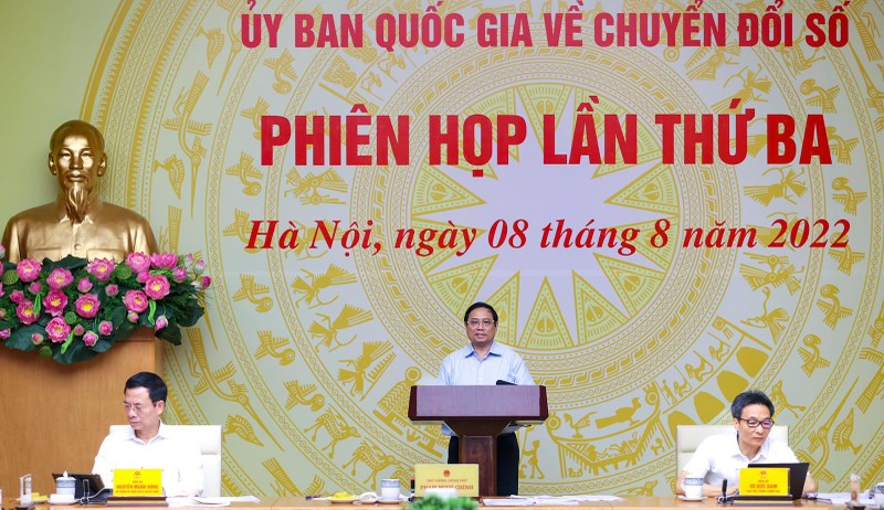 Thủ tướng Phạm Minh Chính chủ trì phiên họp thứ III của Ủy ban Quốc gia về chuyển đổi số - Ảnh: VGP/Nhật Bắc