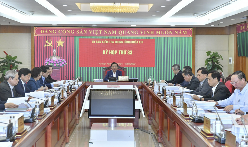 Kỳ họp thứ 33 của Ủy ban Kiểm tra Trung ương, do ông Trần Cẩm Tú - Ủy viên Bộ Chính trị, Bí thư Trung ương Đảng, Chủ nhiệm Ủy ban Kiểm tra Trung ương chủ trì. Ky 33 2.png