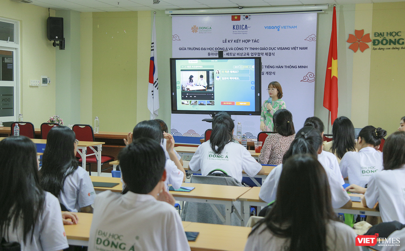 Khai giảng Lớp học tiếng Hàn thông minh KLaSS đầu tiên tại Đà Nẵng vt_ky ket 3.png