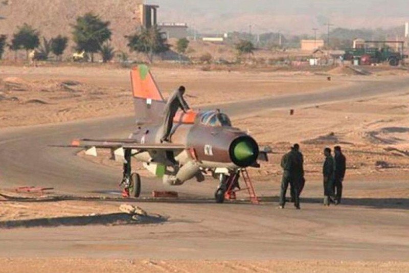 IS được cho là đã chiếm được cả máy bay Mig-23 của không quân Syria