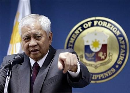 Ngoại trưởng Philippines Albert del Rosario 