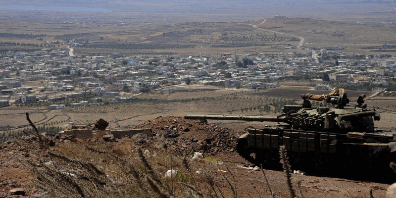 Xe tăng quân đội Syria trên cao nguyên Golan