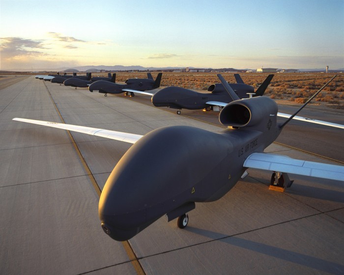 RQ-4 Global Hawk (UAV) máy bay không người lái lớn nhất thế giới. Ảnh flightglobal.com