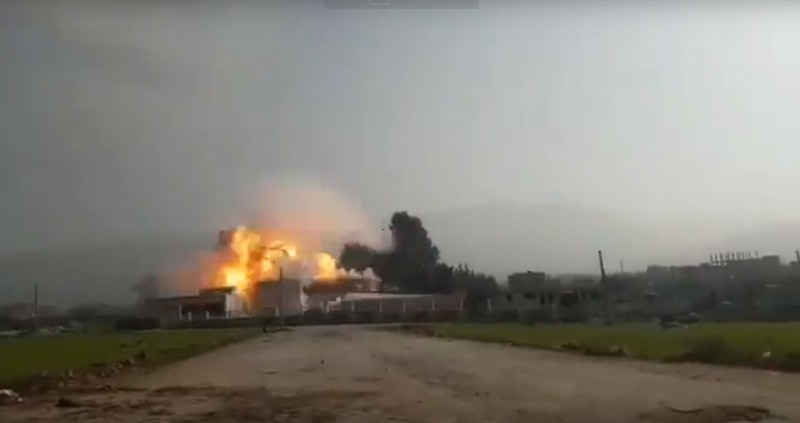 Không quân Nga phá hủy một kho vũ khí của nhóm khủng bố Duy Ngô Nhĩ - Tân Cương. ảnh minh họa video Masdar News