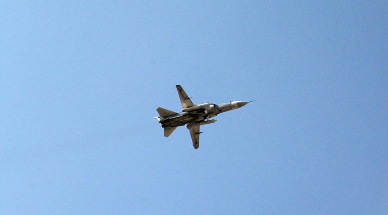 Không quân Nga bất ngờ không kích IS trên chiến trường sa mạc tỉnh Deir Ezzor. Ảnh minh họa South Front