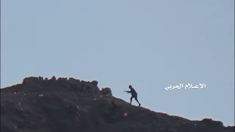 Lực lượng Houthi tiến công trên vùng đồi núi tam giác al-Salib thuộc tỉnh miền trung Yemen