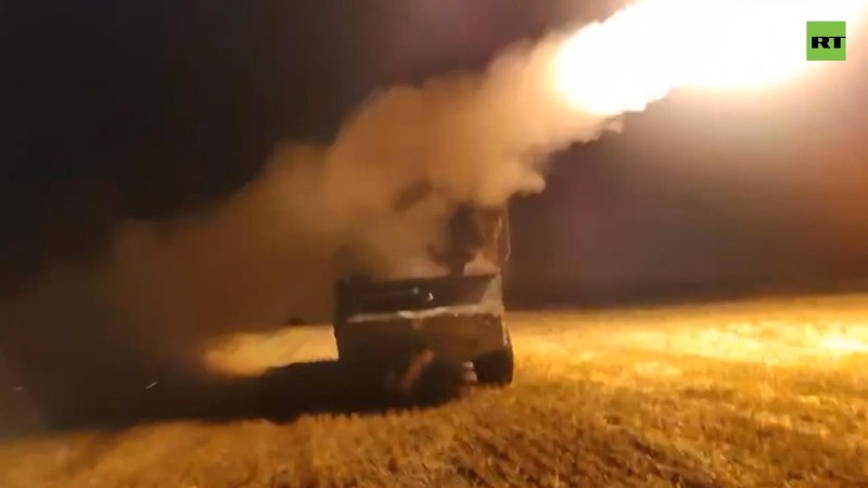 Tổ hợp tên lửa phòng không Osa chiến đấu trên hướng Kharkiv. Ảnh video RT