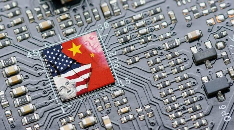 Đại dịch và Xung đột Trung - Mỹ dẫn đến khan hiếm chip toàn cầu, nhưng thị trường hiện đang suy giảm. Ảnh Tech Wire Asia