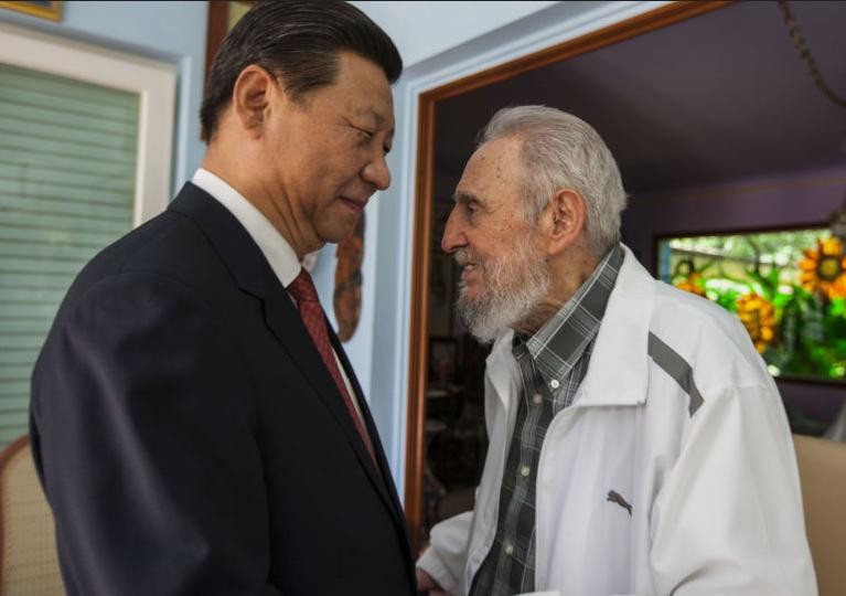 Chủ tịch Trung Quốc Tập Cận Bình đến thăm lãnh tụ Cuba Fidel Castro. Ảnh: Sputnik News