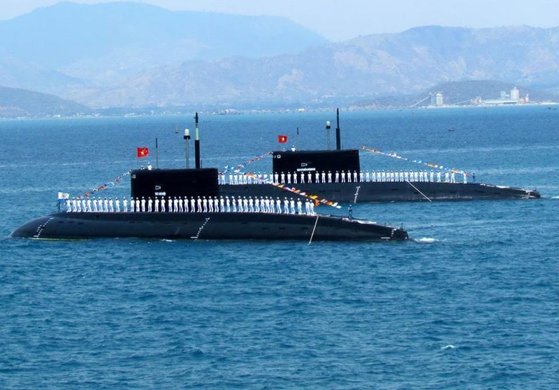 Tàu ngầm thông thường lớp Kilo của Hải quân Việt Nam.