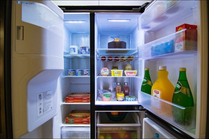 Tủ lạnh Samsung Side by Side RS5000: Thiết kế tối giản, không gian lưu trữ  rộng
