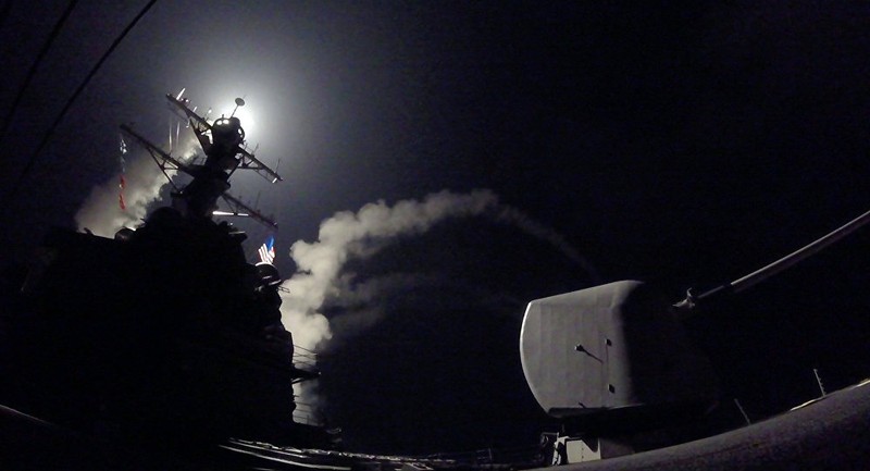 Mỹ ồ ạt phóng tên lửa hành trình tấn công quân đội Syria