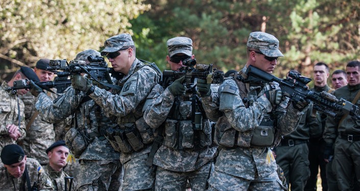 Cố vấn quân sự Mỹ huấn luyện cho binh sĩ Ukraine