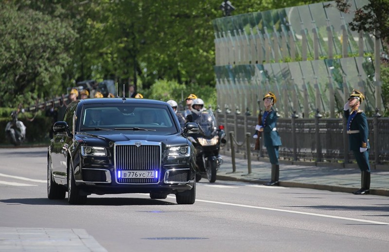 Lễ tuyên thệ nhậm chức của Tổng thống Nga Vladimir Putin. Xe Aurus của Tổng thống Nga. Lễ tuyên thệ nhậm chức của Tổng thống Nga Vladimir Putin. Xe Aurus của Tổng thống Nga.