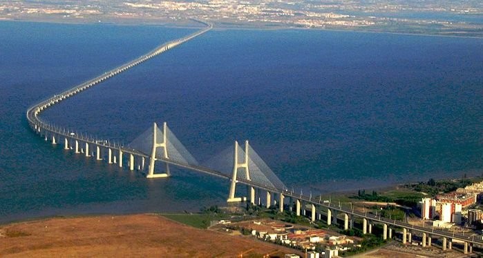 Cầu Kerch nối Nga với bán đảo Crimea vừa khánh thành