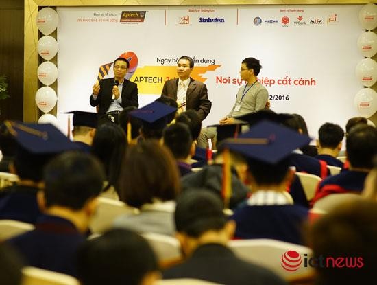 Hội thảo “Industry 4.0: Cưỡi trên sóng hay chìm trong sóng” vừa được Hệ thống đào tạo lập trình viên quốc tế Aptech tổ chức tại Hà Nội.