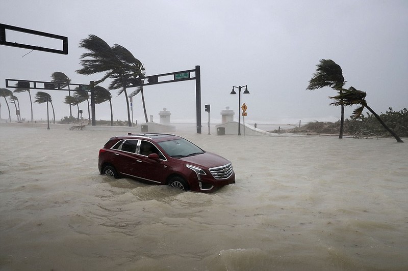 "Quái vật" Irma cuồng nộ khiến Florida (Mỹ) tan hoang ảnh 9