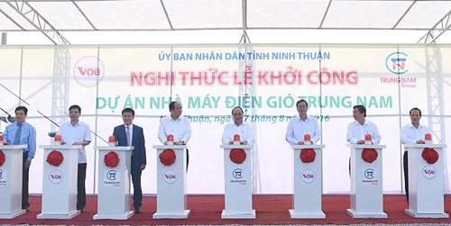 Thủ tướng dự lễ khởi công Nhà máy Điện gió Trung Nam tại Ninh Thuận.