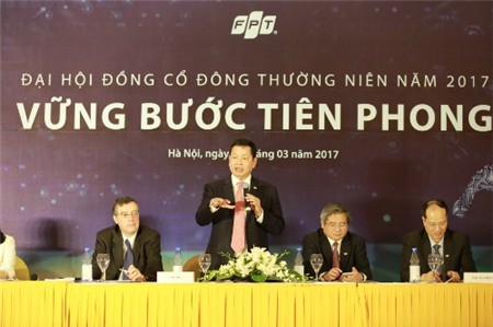 Theo ông Trương Gia Bình, sự kết hợp giữanhóm lãnh đạo cấp cao cùng lớp lãnh đạo kế cận với tuổi đời trẻ hơn đang trở thành động lực tăng trưởng cho FPT.