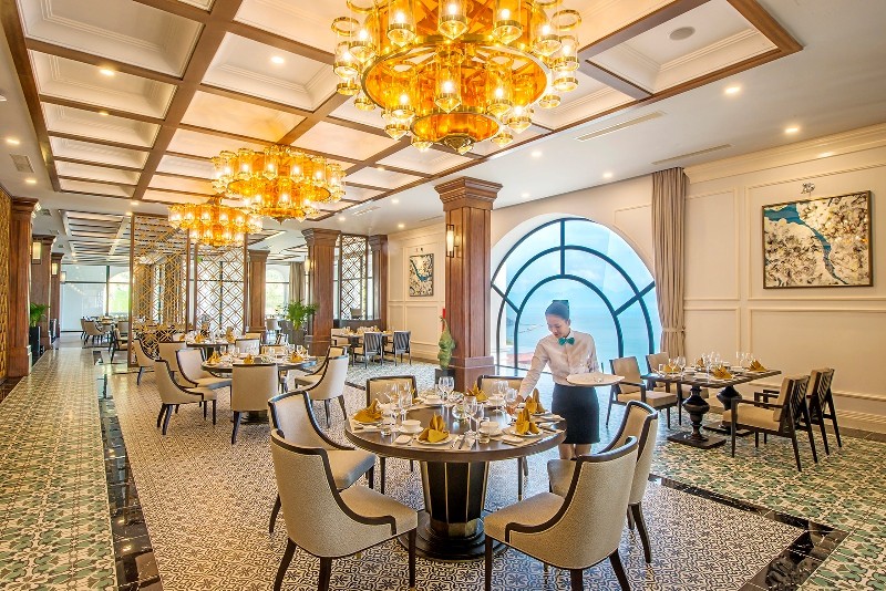 Vinpearl nâng cấp toàn hệ thống lên chuẩn 5 sao quốc tế ảnh 2 Không gian ẩm thực Việt Nam và quốc tế tại Nhà hàng Ozone