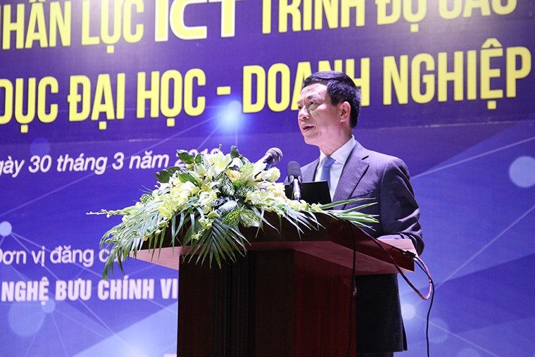 Bộ trưởng Bộ TT&TT Nguyễn Mạnh Hùng phát biểu tại Tọa đàm