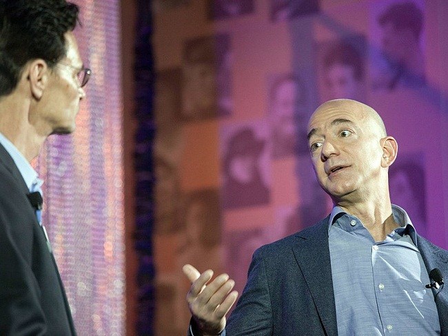 Một ngày của tỷ phú giàu nhất thế giới Jeff Bezos: không cần chuông báo thức và rửa bát sau bữa tối ảnh 4