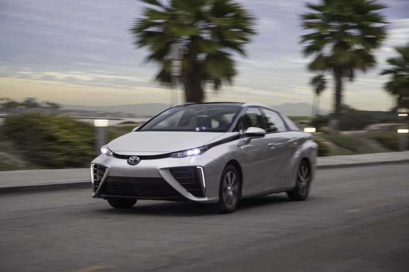 Toyota Mirai - mẫu xe Fuel Cell thương mại đầu tiên được phát triển hướng tới một phương tiện không phát thải
